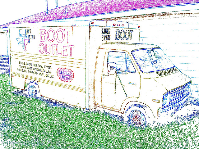 Boot outlet truck / Camion bien botté - Hillsboro, Texas. USA - 28 juin 2010- Contours de couleurs ravivées