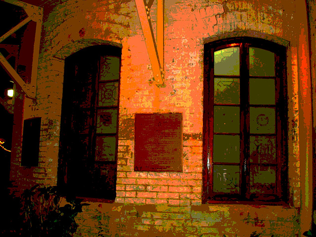 Father of the River walk windows / Fenêtre du Père du River Walk - San Antonio, Texas. USA - 28 juin 2010-  Postérisation