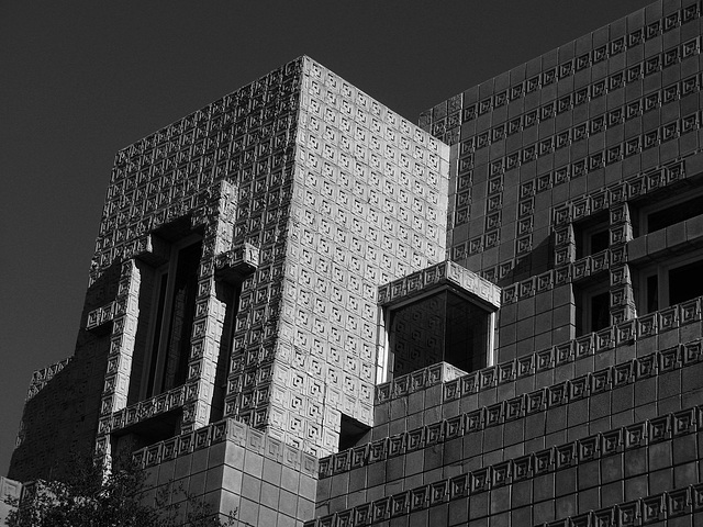 Ennis House (2129A)