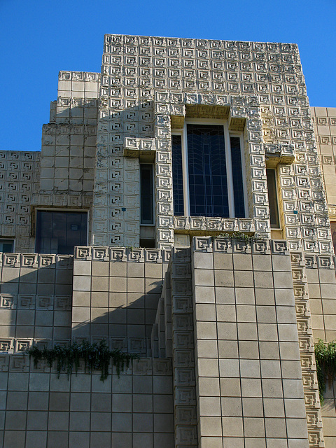 Ennis House (2130)