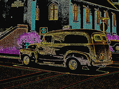 Voiture Lambton / Lambton vehicle - Ormstown, Qc. CANADA - 13 juin 2010- Contours couleurs en négatif
