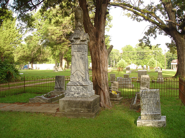 Le cimetière de Bastrop / Bastrop's cemetery - Louisiane, USA / 8 juillet 2010.