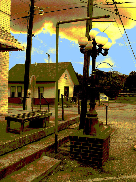 Bernice, Louisiane. 07-07-2010 -  Museum circa 1899 . Sepia postérisé et ciel bleu photofiltré