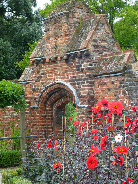 fulham bishops palace, london