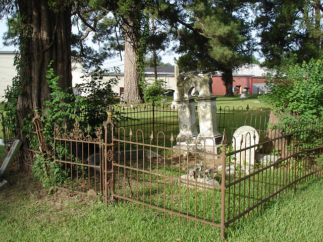 Le cimetière de Bastrop / Bastrop's cemetery -  Louisiane, USA. 8 juillet 2010.