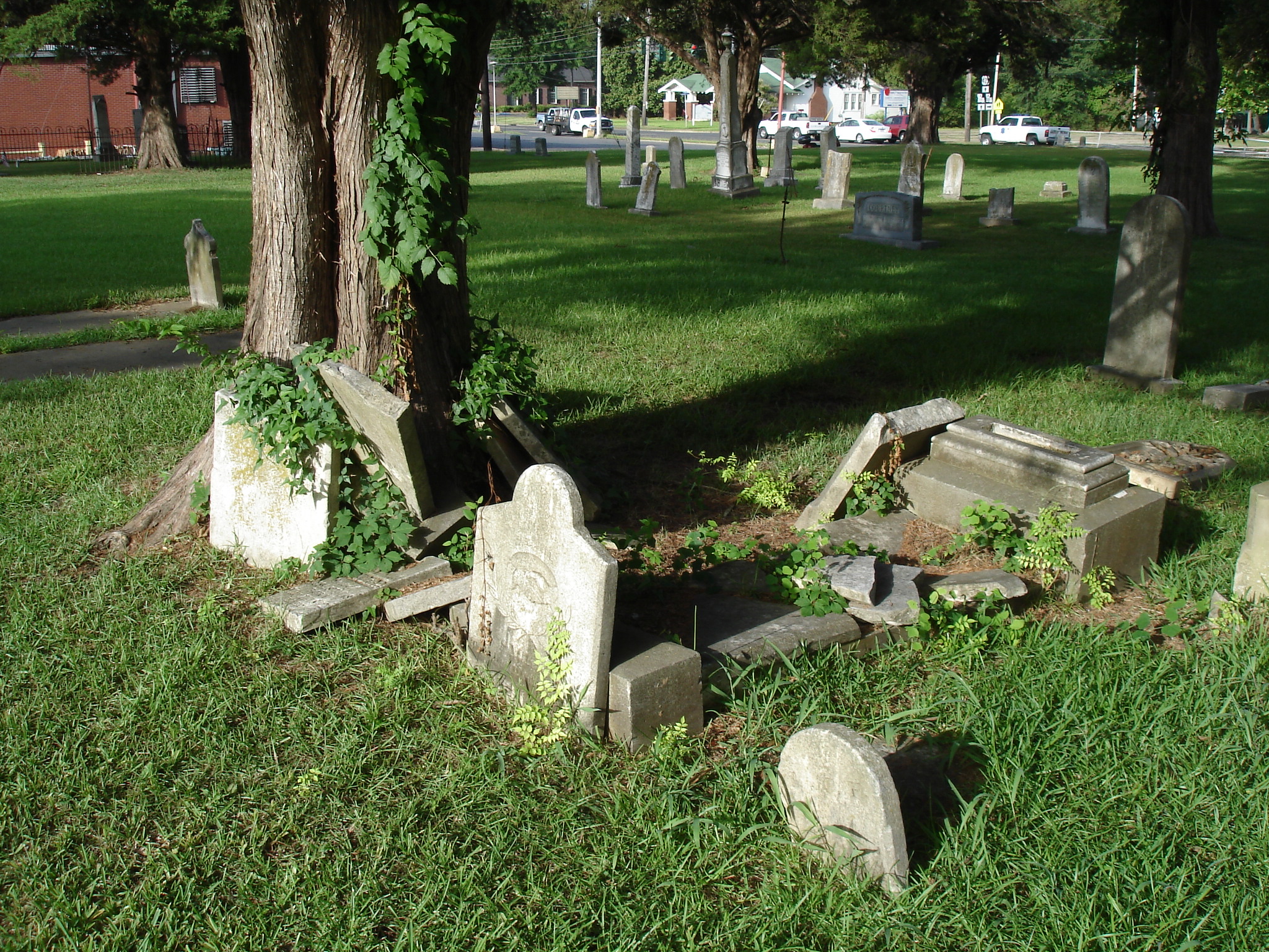 Le cimetière de Bastrop / Bastrop's cemetery -  Louisiane, USA. 8 juillet 2010.