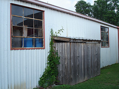 Auto service windows / Fenêtres de garage de service pour autos - Farmerville, Louisiane. USA - 7 juillet 2010