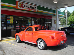 Kangaroo express red car /  Véhicule rouge kangourou - Louisiane. USA - 7 juillet 2010