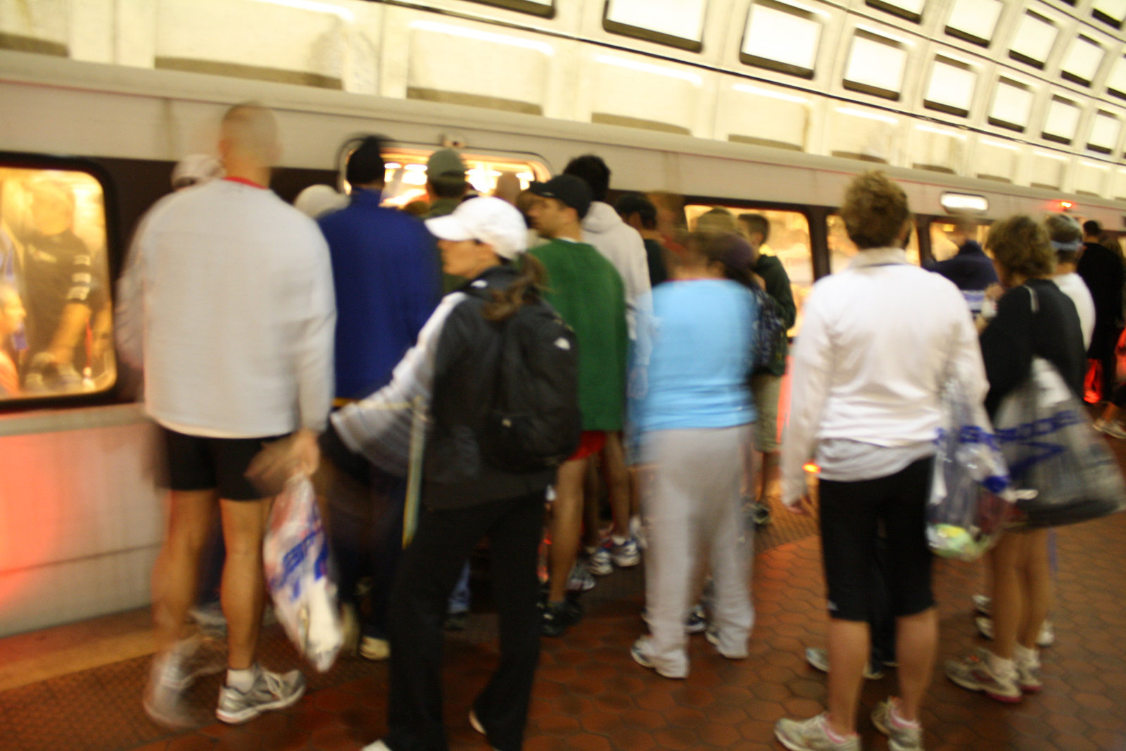 02.WMATA.Rosslyn.VA.25October2009