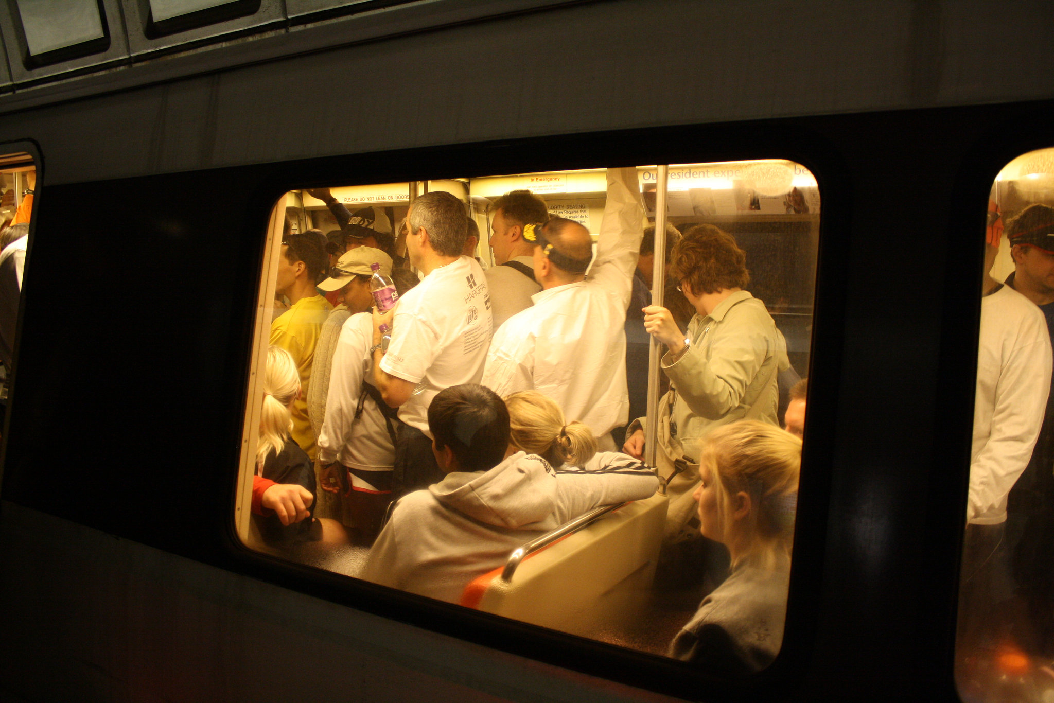 05.WMATA.Rosslyn.VA.25October2009