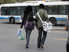 La Dame Jerie asiatique  en talons hauts / Jerie high-heeled Asian Lady - Station métro PI IX  /  PI IX subway station - Montréal, Qc. CANADA - 4 Mai 2010- Version anonyme