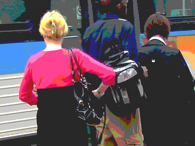 Blonde T en talons hauts / T blond in high heels -  Montréal, Québec. CANADA -  4 Mai 2010 - Postérisation