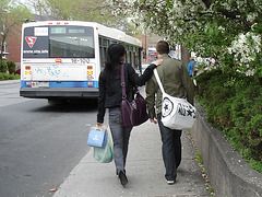 La Dame Jerie asiatique  en talons hauts / Jerie high-heeled Asian Lady - Station métro PI IX  /  PI IX subway station - Montréal, Qc. CANADA - 4 Mai 2010