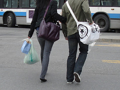 La Dame Jerie asiatique  en talons hauts / Jerie high-heeled Asian Lady - Station métro PI IX  /  PI IX subway station - Montréal, Qc. CANADA - 4 Mai 2010