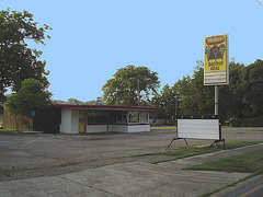 Bastrup grill / Bastrop - Louisiane. USA /  08-07-2010 - Ciel bleu photofiltré