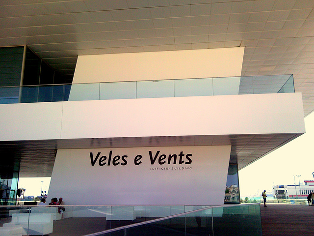 Valencia: edificio Veles e Vents.