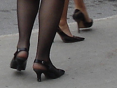 Les Dames STM en talons hauts / STM Ladies in high heels - Montréal, QC. Canada