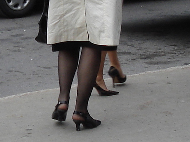 Les Dames STM en talons hauts / STM Ladies in high heels - Montréal, QC. Canada