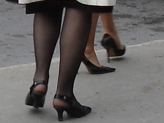 Les Dames STM en talons hauts / STM Ladies in high heels - Montréal, QC. Canada