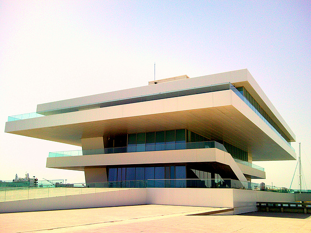 Valencia: edificio Veles e Vents.