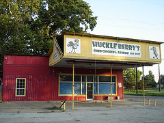 Huckle Berry's fried chicken & gourmet hot dogs / Jewett, Texas. USA - 6 juillet 2010.