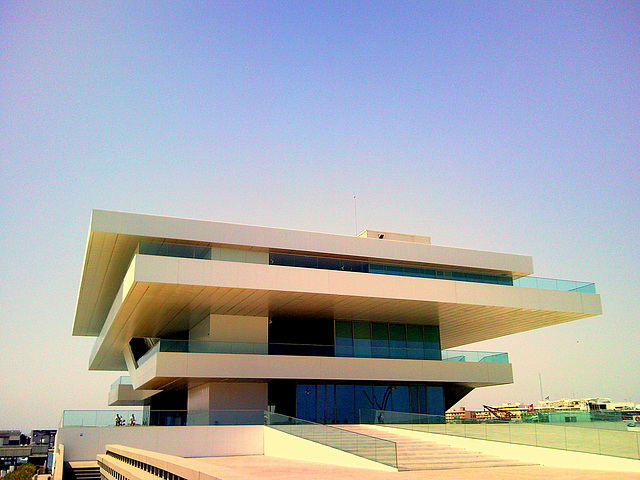 Valencia: edificio Veles e Vents.