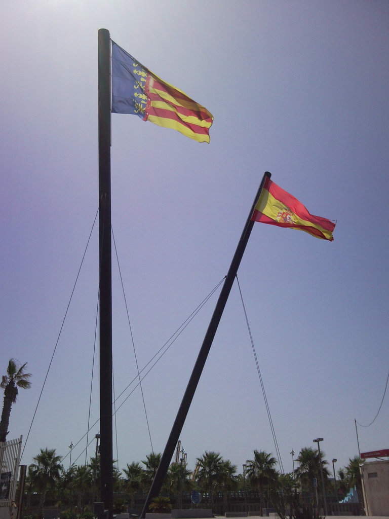 Banderas al viento.