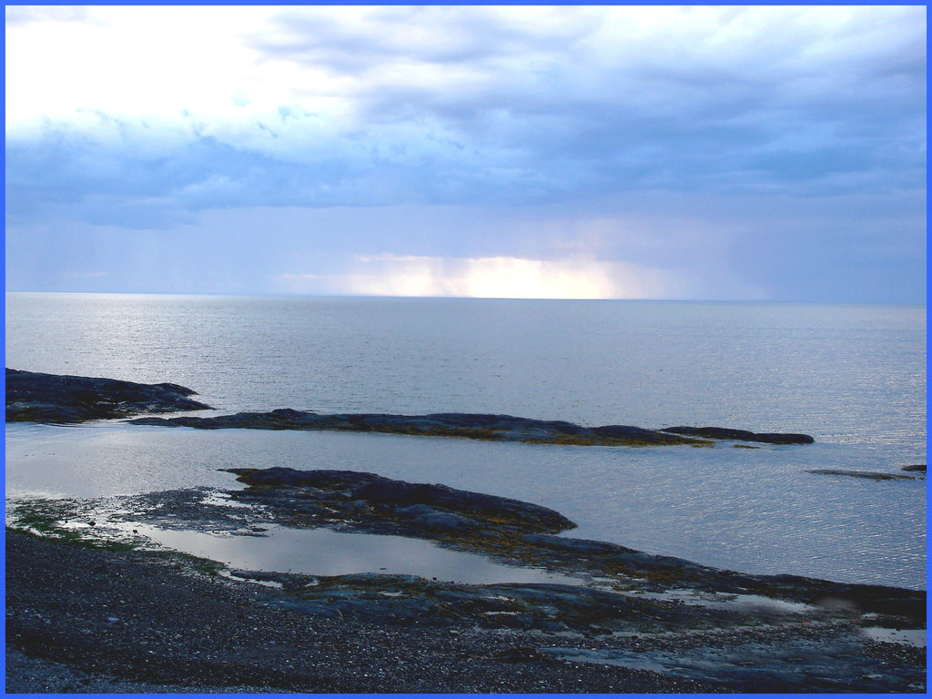 Coucher de soleil / Sunset - Pointe-au-père, Québec, Canada /  23 juillet 2005.