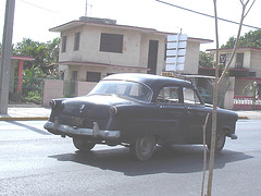 Taxi Ford /  Varadero, CUBA. 5 février 2010 -  Photo originale éclaircie