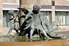 Martinsbrunnen - Kinder fangen Gänse - Detail