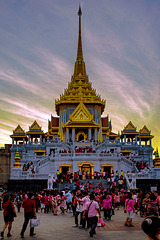 New built pagoda in Wat Traimit