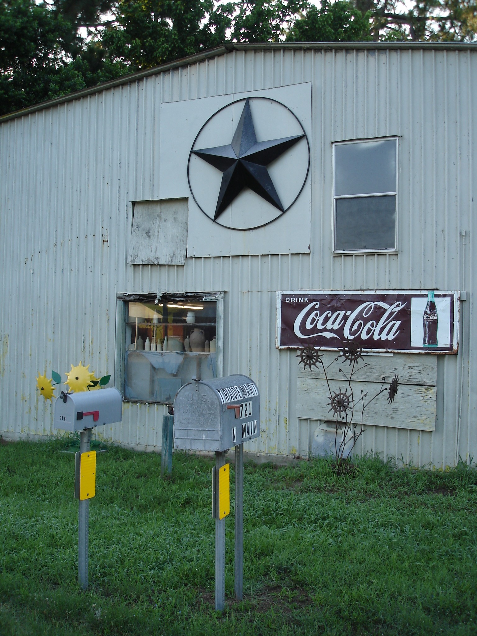 Antiquités texanes / Texan antiques - Jewett, Texas. USA - 6 juillet 2010