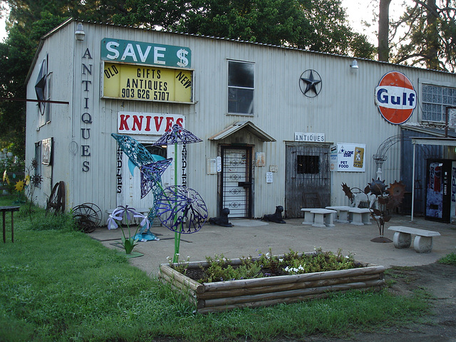 Antiquités texanes / Texan antiques - Jewett, Texas. USA - 6 juillet 2010