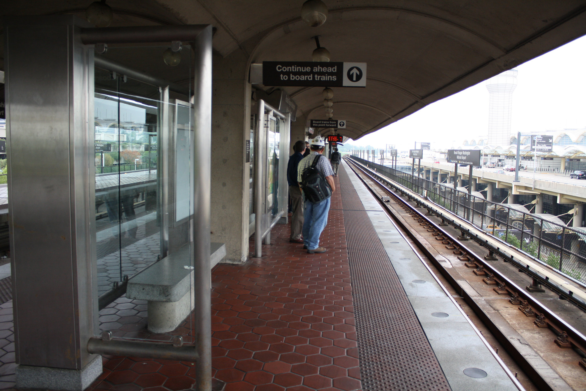 01.WMATA.RRWNA.Alexandria.VA.28August2009