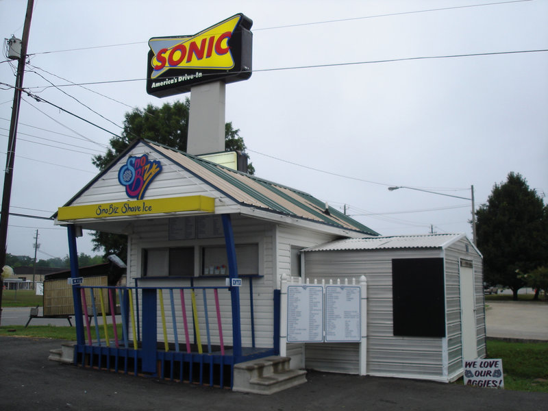 Snobiz shave ice /  Hamilton, Alabama. USA - 10 juillet 2010