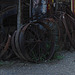 Tractor wheels of yester-year / Roues de tracteur d'autrefois -  Antiquités texanes / Texan antiques - Jewett, Texas. USA - 6 juillet 2010 - Recadrage