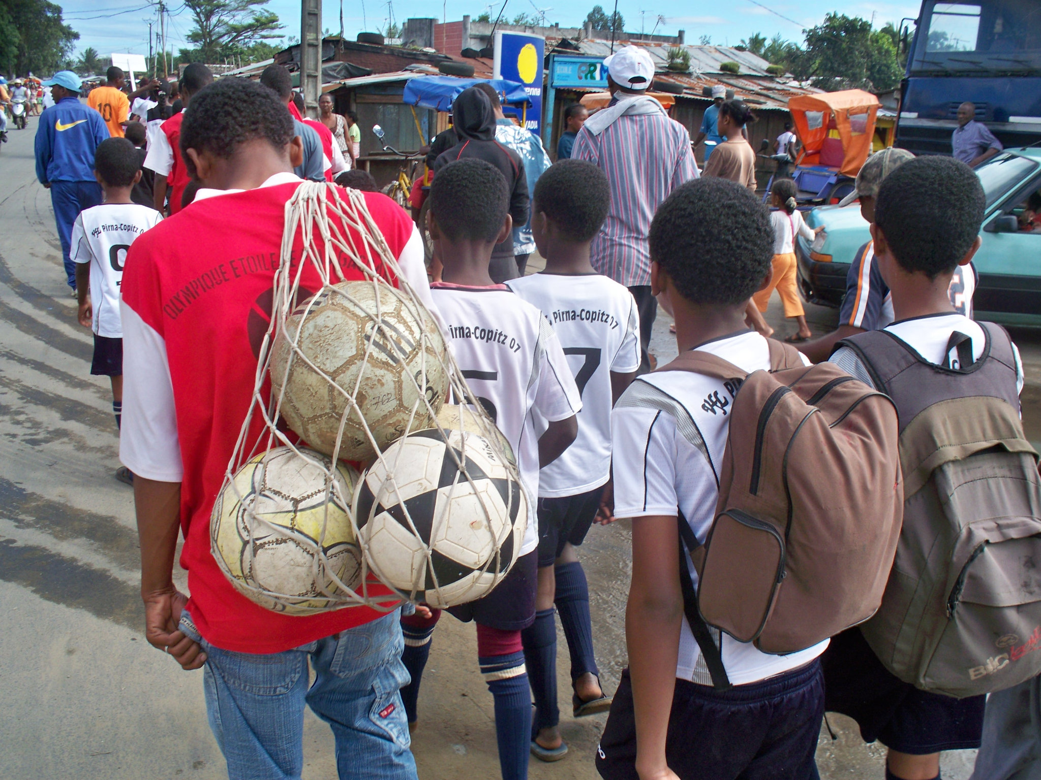 100 2140 In Tamatave fand...