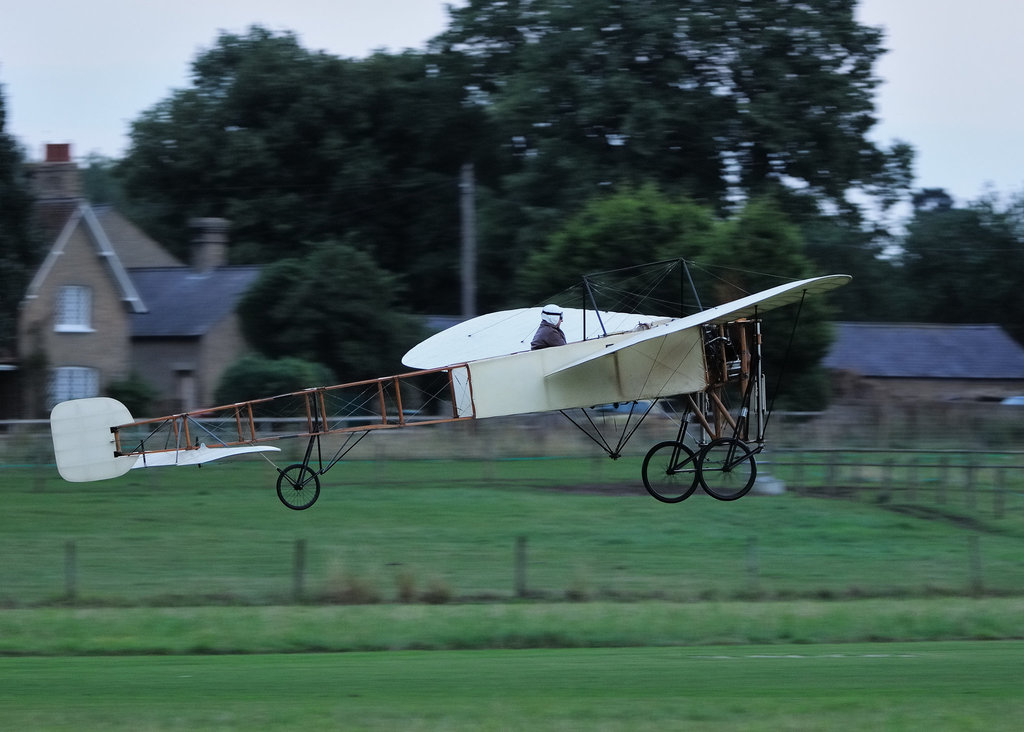 Blériot Type XI flying