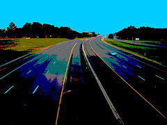 Autoroute texane /  Texan highway - Hillsboro, Texas. USA - 27 juin 2010.- Postérisation avec ciel bleu photofiltré