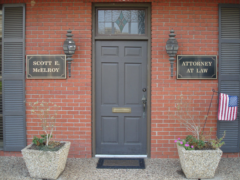 Scott E. Mc Elroy  /  Attorney at law / Avocat de la loi - Bastrop, Louisiane. USA - 8 juillet 2010