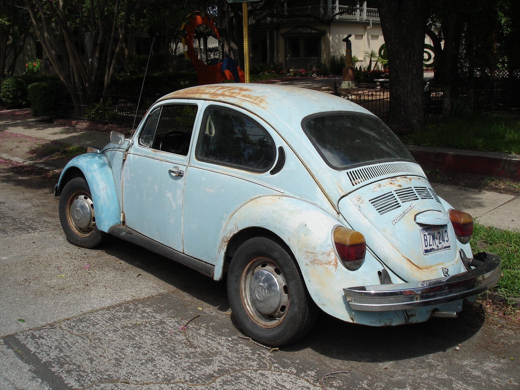 VW /  Le quartier King Williams / King Williams area - San Antonio, Texas. USA - 29 juin 2010.