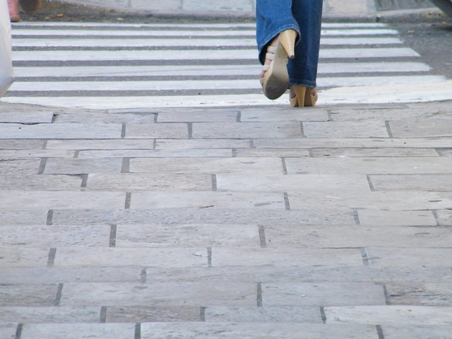 Mules et jeans /  Mules and jeans - France / Photographe  Claudette  / 10 septembre 2009