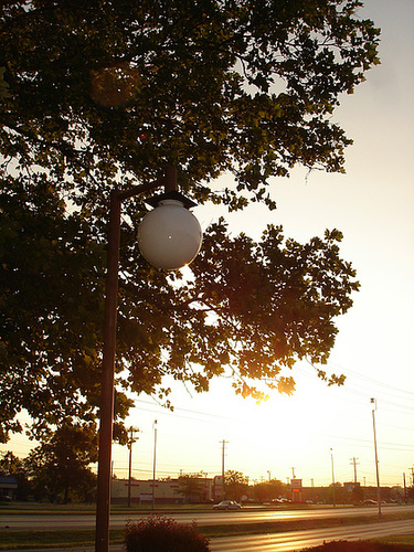 Lever de soleil / Sunrise -  Columbus, Ohio. 25 juin 2010. Avec flash