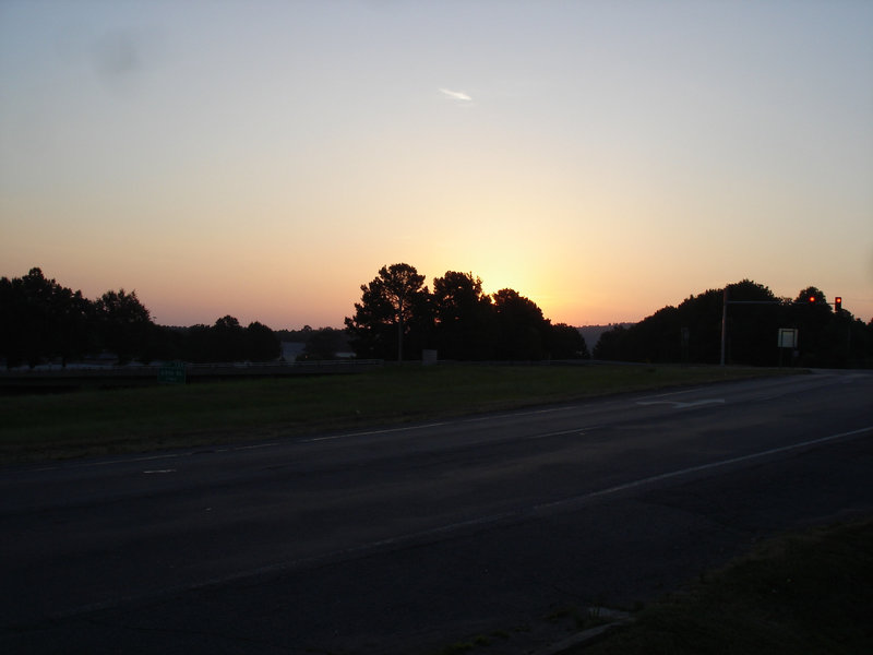 Sunrise / Lever de soleil - Hillsboro, Texas. USA - 27 juin 2010