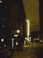 Luminosité Aztèque / Aztec building on the River walk - San Antonio, Texas. USA - 28 juin 2010 - Sepia.