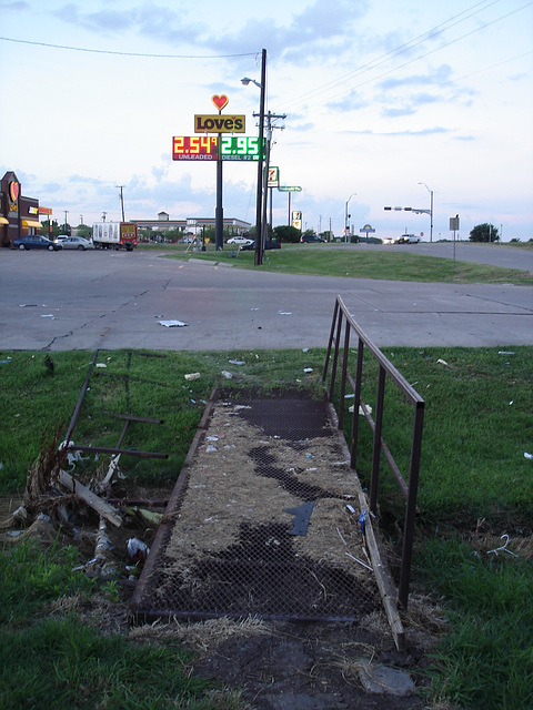 Love bridge / Pont de l'amour - Hillsboro, Texas. USA - 28 juin 2010