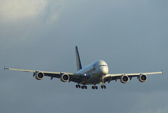 9V-SKT approaching Heathrow - 19 October 2014