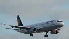 D-AIDJ approaching Heathrow - 19 October 2014