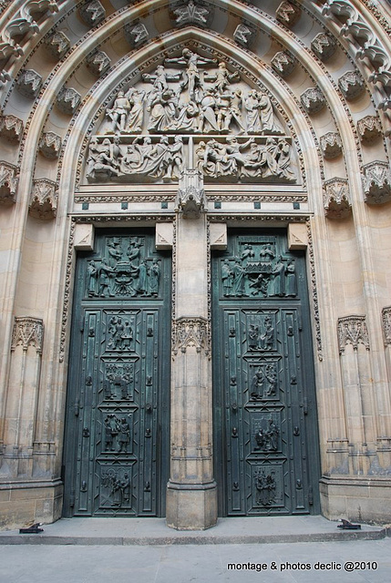 porte d'église ........