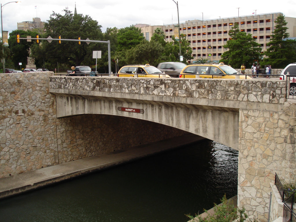 Market street bridge /  San Antonio, Texas. USA - 30 juin 2010.
